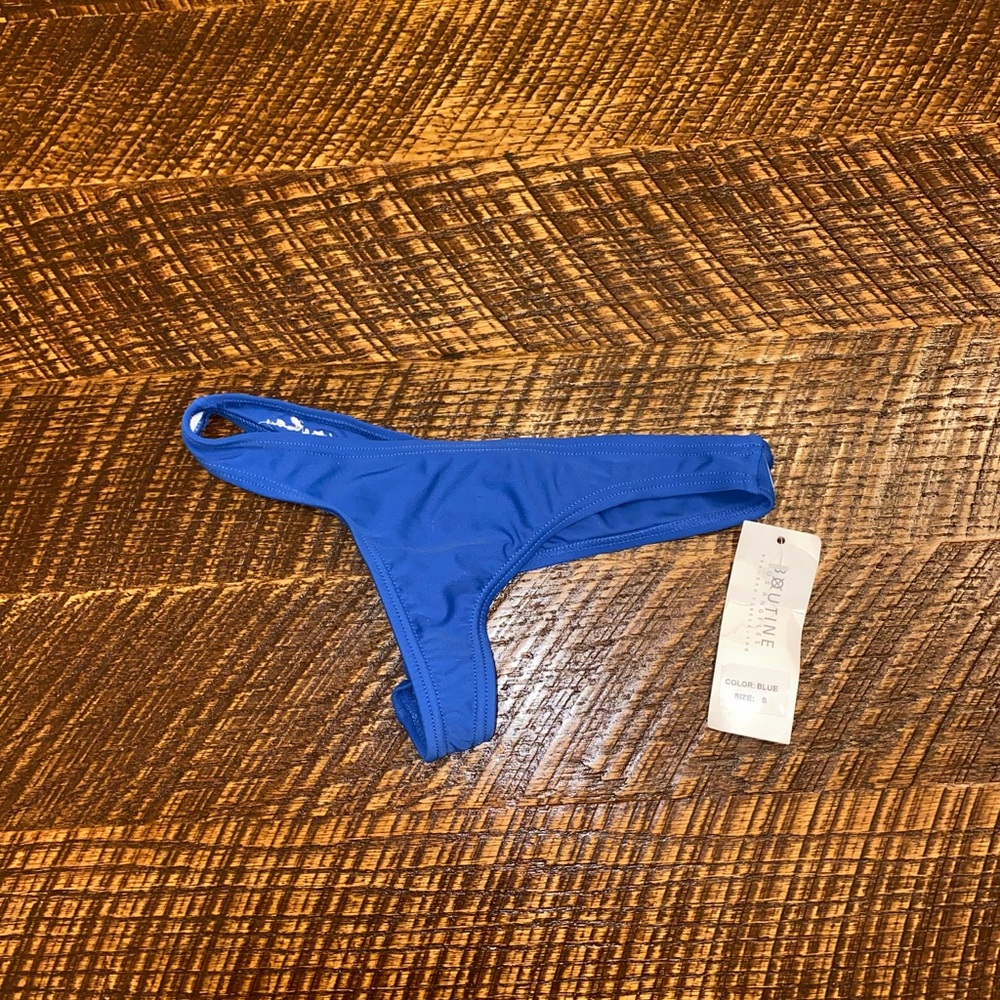 Thong bikini